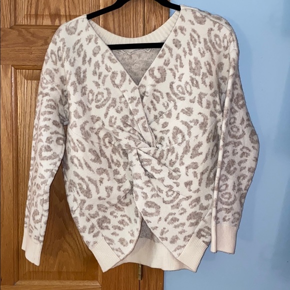Cream leopard print sweater - Picture 2 of 2